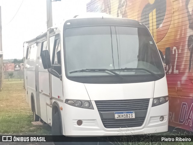 Ônibus Particulares 1B23 na cidade de Brazlândia, Distrito Federal, Brasil, por Pietro Ribeiro. Número da foto: #12982697.