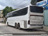 Ônibus Particulares  na cidade de Mucuri, Bahia, Brasil, por Davi Novais. Número da foto: #12982055.