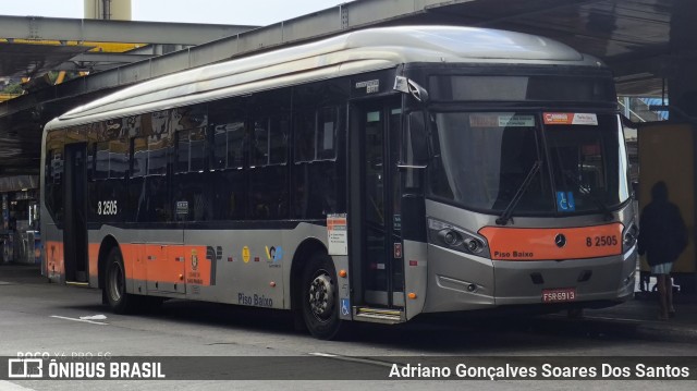 Viação Gato Preto 8 2505 na cidade de São Paulo, São Paulo, Brasil, por Adriano Gonçalves Soares Dos Santos. Número da foto: #12986371.