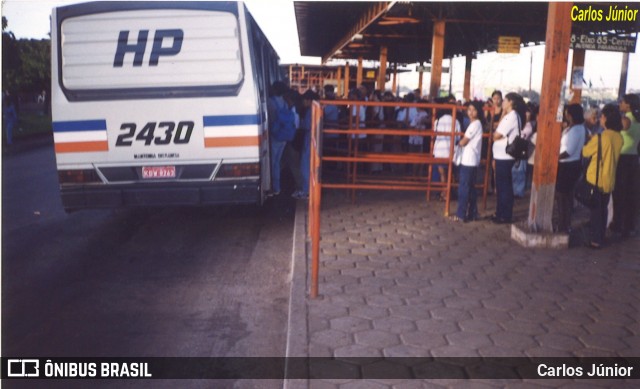 HP Transportes Coletivos 2430 na cidade de Aparecida de Goiânia, Goiás, Brasil, por Carlos Júnior. Número da foto: #12986515.