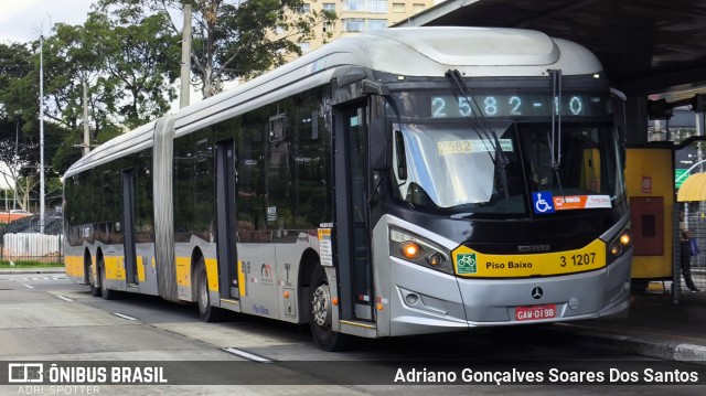 Viação Metrópole Paulista - Zona Leste 3 1207 na cidade de São Paulo, São Paulo, Brasil, por Adriano Gonçalves Soares Dos Santos. Número da foto: #12986392.