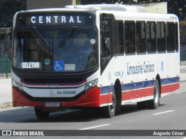 Empresa de Transportes Limousine Carioca RJ 129.088 na cidade de Rio de Janeiro, Rio de Janeiro, Brasil, por Augusto César. Número da foto: #12988364.