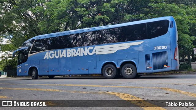 Viação Águia Branca 33030 na cidade de São Paulo, São Paulo, Brasil, por Fábio Paixão. Número da foto: #12987853.
