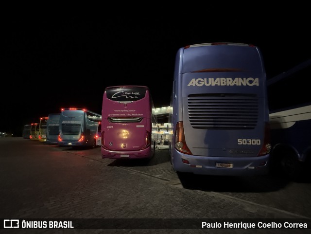 Viação Águia Branca 50300 na cidade de Campos dos Goytacazes, Rio de Janeiro, Brasil, por Paulo Henrique Coelho Correa. Número da foto: #12990114.