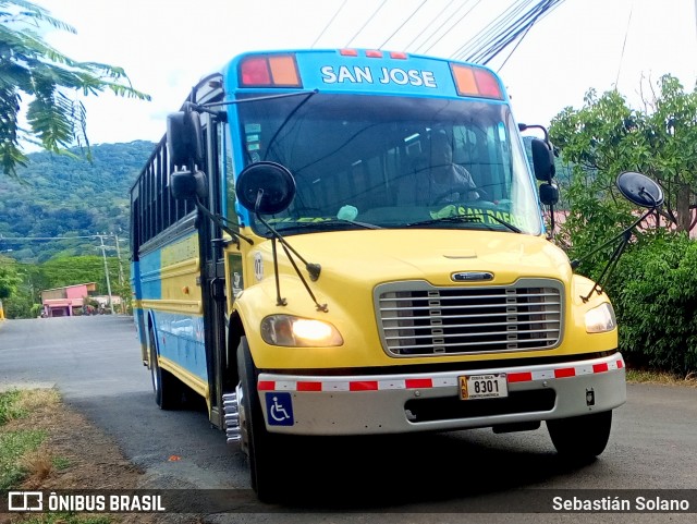 Transportes Zúñiga S.A. 07 na cidade de Guácima, Alajuela, Alajuela, Costa Rica, por Sebastián Solano. Número da foto: #12987205.