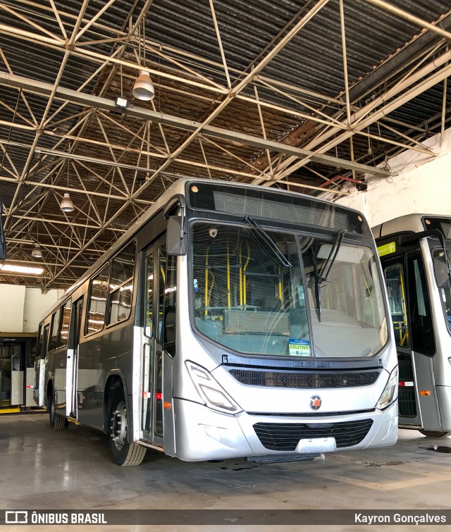 Ônibus Particulares 1433 na cidade de Brasília, Distrito Federal, Brasil, por Kayron Gonçalves. Número da foto: #12987089.
