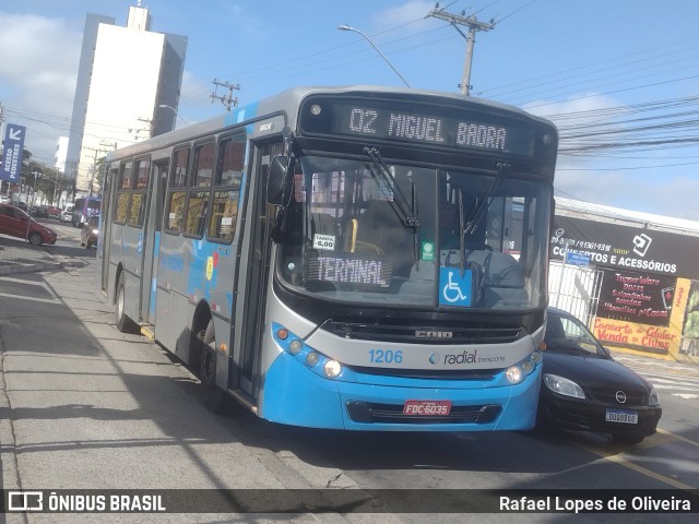 Radial Suzano 1206 na cidade de Suzano, São Paulo, Brasil, por Rafael Lopes de Oliveira. Número da foto: #12992361.
