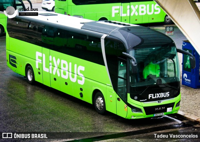 FlixBus 21 na cidade de Lisbon, Lisbon, Portugal, por Tadeu Vasconcelos. Número da foto: #12992176.