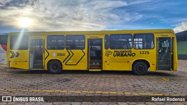 Pruden Express 1225 na cidade de Presidente Prudente, São Paulo, Brasil, por Rafael Rodenas. Número da foto: #12990464.