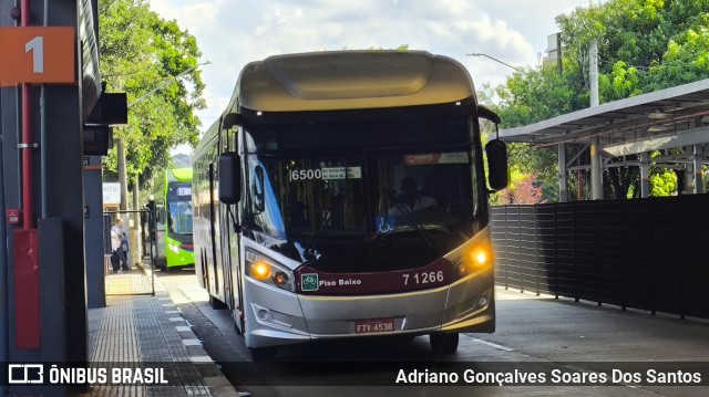 Viação Campo Belo 7 1266 na cidade de São Paulo, São Paulo, Brasil, por Adriano Gonçalves Soares Dos Santos. Número da foto: #12990645.