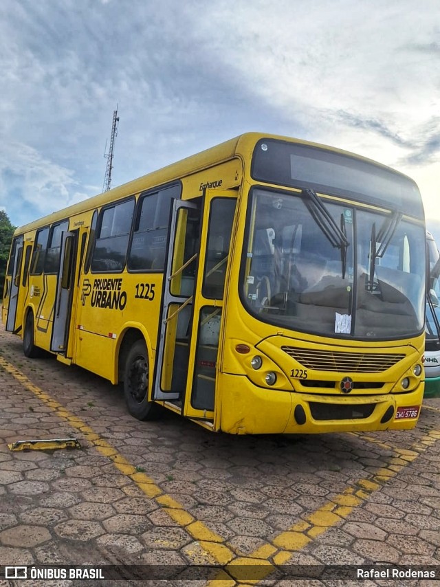 Pruden Express 1225 na cidade de Presidente Prudente, São Paulo, Brasil, por Rafael Rodenas. Número da foto: #12990465.