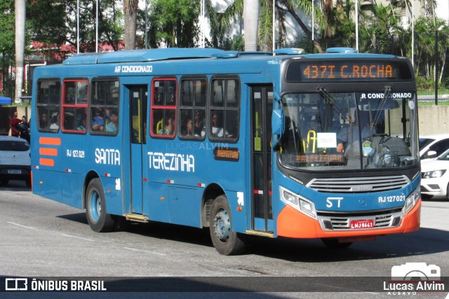Empresa Santa Terezinha RJ 127.021 na cidade de São João de Meriti, Rio de Janeiro, Brasil, por Lucas Alvim. Número da foto: #12995480.