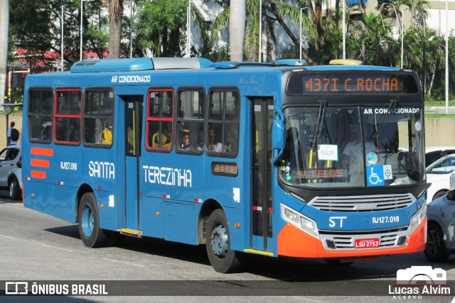Empresa Santa Terezinha RJ 127.018 na cidade de São João de Meriti, Rio de Janeiro, Brasil, por Lucas Alvim. Número da foto: #12995530.
