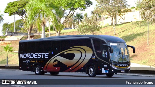 Expresso Nordeste 5673 na cidade de Londrina, Paraná, Brasil, por Francisco Ivano. Número da foto: #12995355.