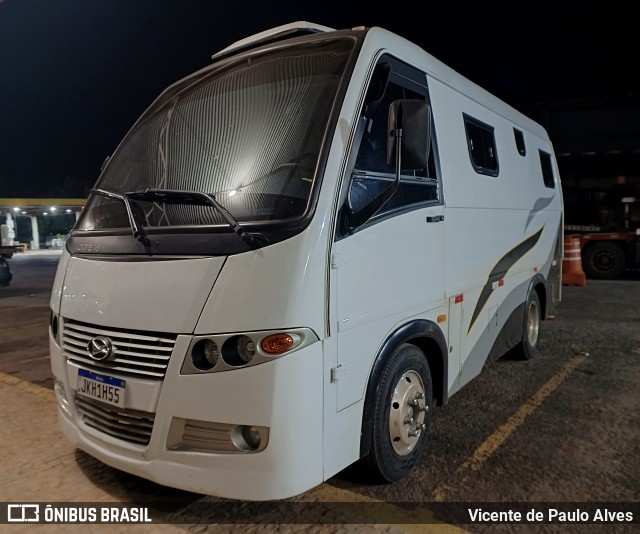 Motorhomes 1755 na cidade de Três Marias, Minas Gerais, Brasil, por Vicente de Paulo Alves. Número da foto: #12994167.