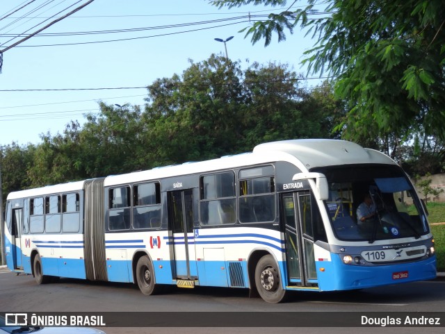 Metrobus 1109 na cidade de Goiânia, Goiás, Brasil, por Douglas Andrez. Número da foto: #12995136.