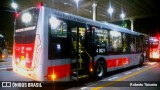 Express Transportes Urbanos Ltda 4 8021 na cidade de São Paulo, São Paulo, Brasil, por Roberto Teixeira. Número da foto: #:id.