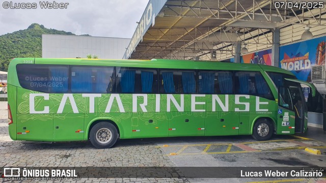 Auto Viação Catarinense 3358 na cidade de Balneário Camboriú, Santa Catarina, Brasil, por Lucas Weber Calizario. Número da foto: #12997377.