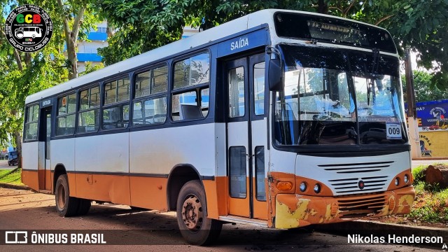 Ônibus Particulares 4213 na cidade de Tucuruí, Pará, Brasil, por Nikolas Henderson. Número da foto: #12997190.
