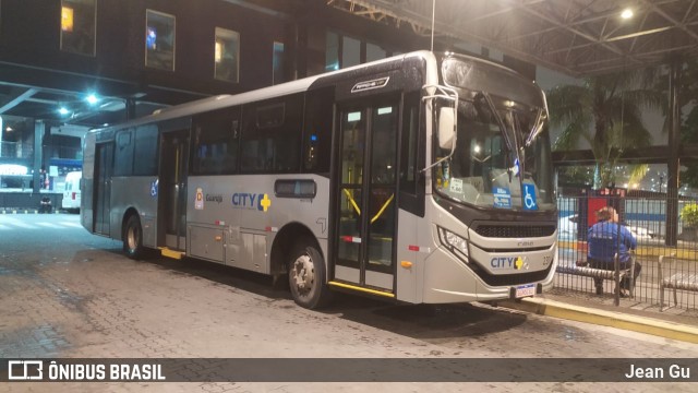 City Transporte Urbano Intermodal - Guarujá 231 na cidade de Guarujá, São Paulo, Brasil, por Jean Gu. Número da foto: #12998461.