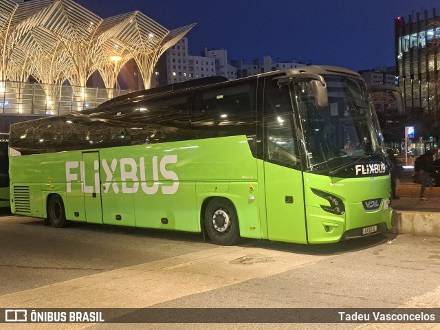 FlixBus 503 na cidade de Lisbon, Lisbon, Portugal, por Tadeu Vasconcelos. Número da foto: #13000106.