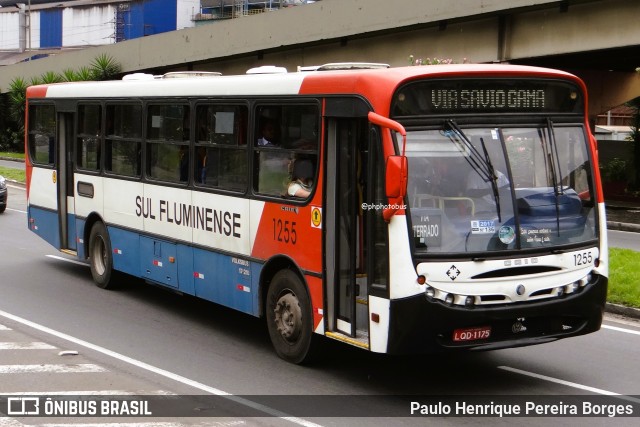 Viação Sul Fluminense 1255 na cidade de Volta Redonda, Rio de Janeiro, Brasil, por Paulo Henrique Pereira Borges. Número da foto: #13001908.