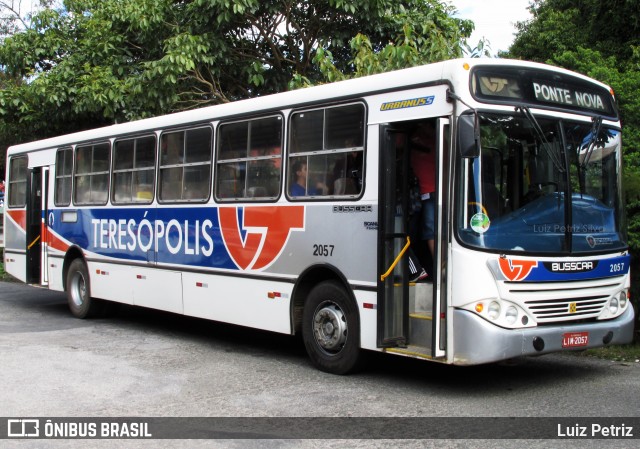Viação Teresópolis 2057 na cidade de Teresópolis, Rio de Janeiro, Brasil, por Luiz Petriz. Número da foto: #13001628.
