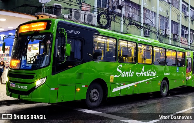 Transportes Santo Antônio RJ 161.142 na cidade de Duque de Caxias, Rio de Janeiro, Brasil, por Vitor Dasneves. Número da foto: #13002661.