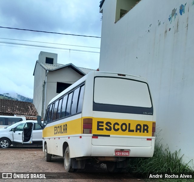 Escolares 9596 na cidade de Itapeva, Minas Gerais, Brasil, por André  Rocha Alves. Número da foto: #13000225.