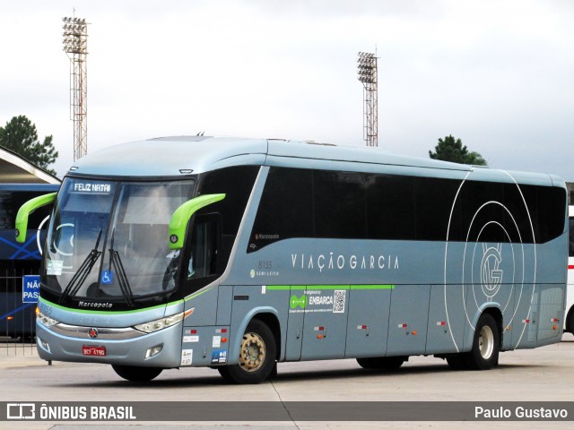 Viação Garcia 8155 na cidade de Curitiba, Paraná, Brasil, por Paulo Gustavo. Número da foto: #13002823.
