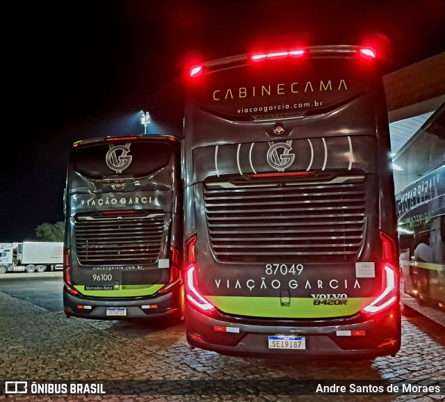 Viação Garcia 87049 na cidade de Santa Cruz do Rio Pardo, São Paulo, Brasil, por Andre Santos de Moraes. Número da foto: #12931642.