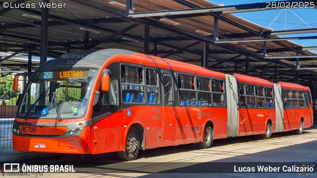 Transporte Coletivo Glória BE705 na cidade de Curitiba, Paraná, Brasil, por Lucas Weber Calizario. Número da foto: #12930443.