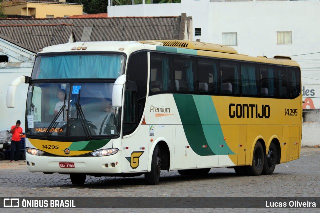 Empresa Gontijo de Transportes 14295 na cidade de Teófilo Otoni, Minas Gerais, Brasil, por Lucas Oliveira. Número da foto: #12930969.