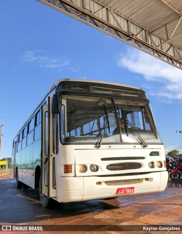 Viação Pioneira 7893 na cidade de Santa Maria, Distrito Federal, Brasil, por Kayron Gonçalves. Número da foto: #12930836.