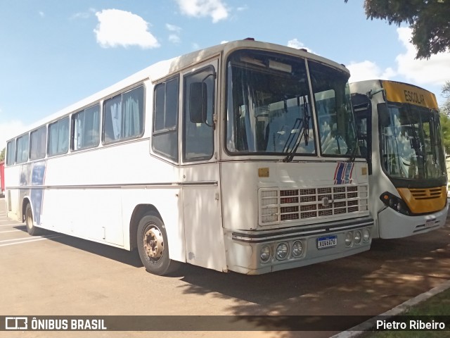 Ônibus Particulares 6076 na cidade de Brazlândia, Distrito Federal, Brasil, por Pietro Ribeiro. Número da foto: #12931059.