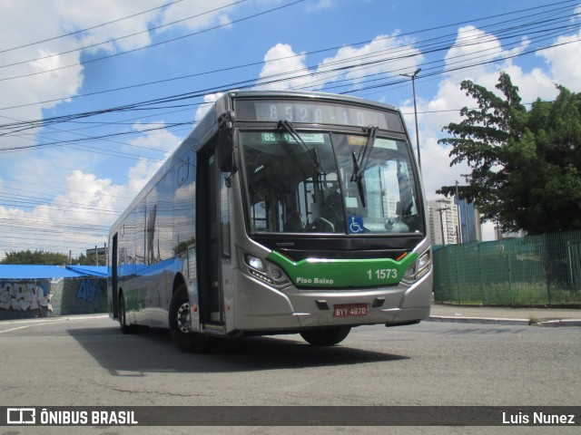 Viação Santa Brígida 1 1573 na cidade de São Paulo, São Paulo, Brasil, por Luis Nunez. Número da foto: #12930741.