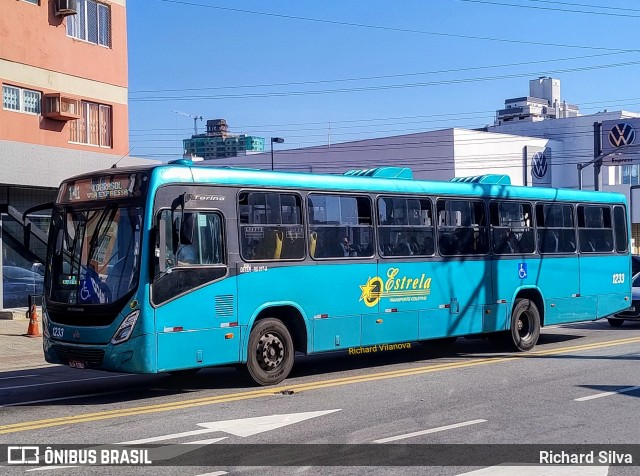 Transporte Coletivo Estrela 1233 na cidade de São José, Santa Catarina, Brasil, por Richard Silva. Número da foto: #13004505.