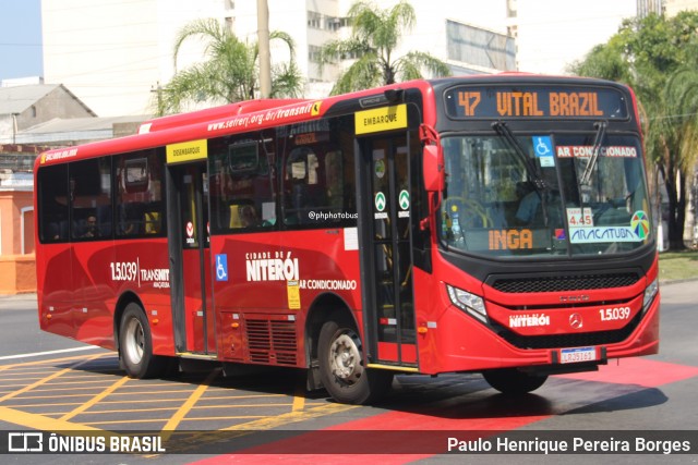 Viação Araçatuba 1.5.039 na cidade de Niterói, Rio de Janeiro, Brasil, por Paulo Henrique Pereira Borges. Número da foto: #12936446.