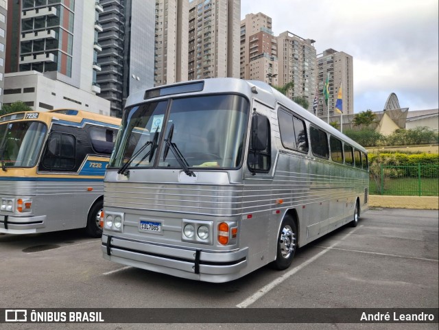 Ônibus Particulares 7385 na cidade de Barueri, São Paulo, Brasil, por André Leandro. Número da foto: #12936181.