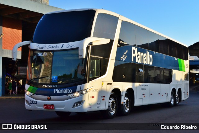 Planalto Transportes 2123 na cidade de Porto Alegre, Rio Grande do Sul, Brasil, por Eduardo Ribeiro. Número da foto: #12935809.