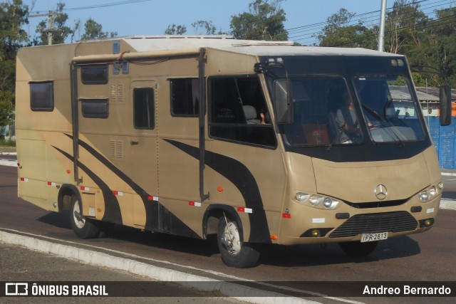 Motorhomes 2813 na cidade de Tramandaí, Rio Grande do Sul, Brasil, por Andreo Bernardo. Número da foto: #12935474.
