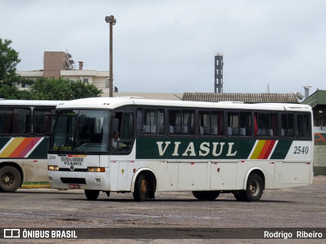 Viasul - Auto Viação Venâncio Aires 2540 na cidade de Venâncio Aires, Rio Grande do Sul, Brasil, por Rodrigo  Ribeiro. Número da foto: #12937136.