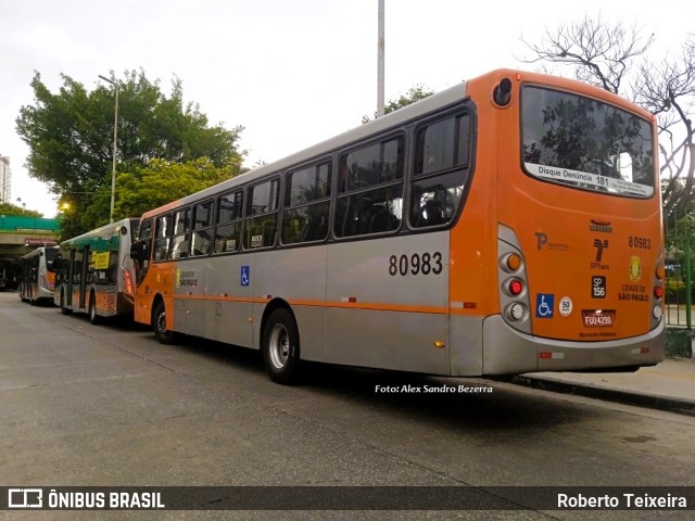 TRANSPPASS - Transporte de Passageiros 8 0983 na cidade de São Paulo, São Paulo, Brasil, por Roberto Teixeira. Número da foto: #12937157.