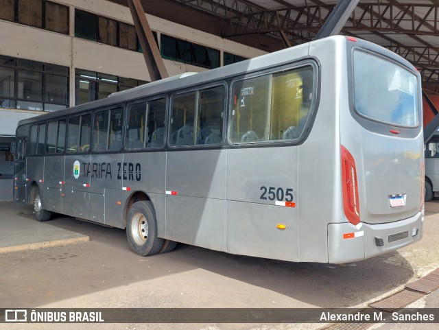 New Hope 2505 na cidade de Palmas, Paraná, Brasil, por Alexandre M.  Sanches. Número da foto: #12940894.