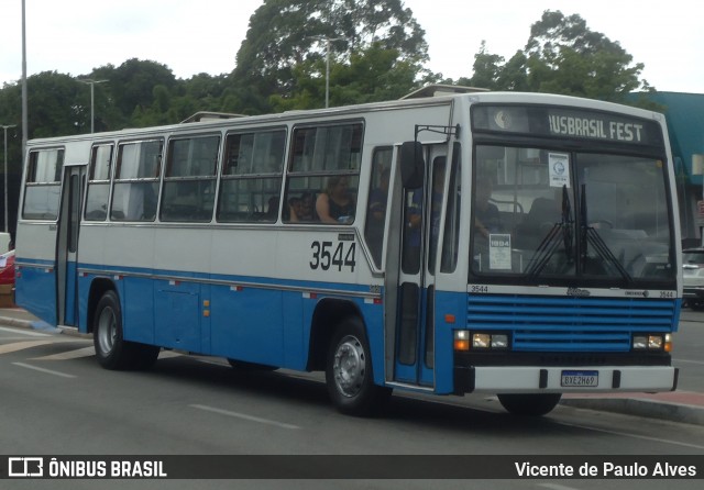 Ônibus Particulares 3544 na cidade de Barueri, São Paulo, Brasil, por Vicente de Paulo Alves. Número da foto: #12943748.