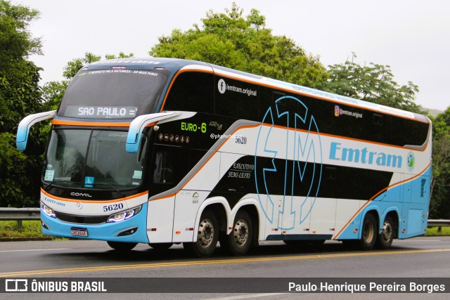 Emtram 5620 na cidade de Barra do Piraí, Rio de Janeiro, Brasil, por Paulo Henrique Pereira Borges. Número da foto: #12943538.
