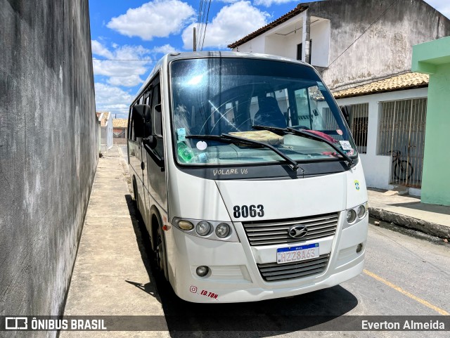 Ônibus Particulares HZZ8063 na cidade de Simão Dias, Sergipe, Brasil, por Everton Almeida. Número da foto: #12944433.