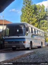 Ônibus Particulares  na cidade de Pirenópolis, Goiás, Brasil, por Rafael Lopes. Número da foto: #:id.