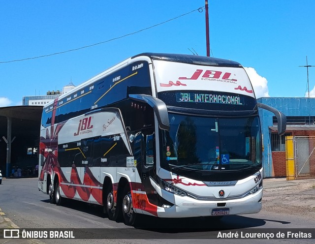 JBL Turismo 9200 na cidade de Porto Alegre, Rio Grande do Sul, Brasil, por André Lourenço de Freitas. Número da foto: #12946579.