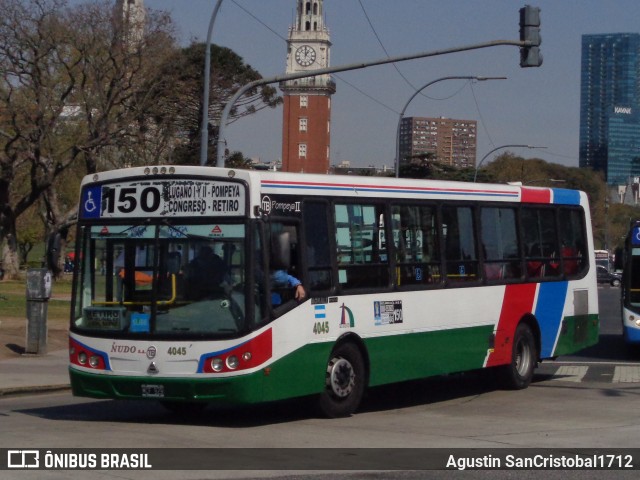 Nudo 4045 na cidade de Ciudad Autónoma de Buenos Aires, Argentina, por Agustin SanCristobal1712. Número da foto: #12946732.